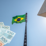 Notas de dinheiro do Brasil com bandeira e prédio, RPV Federal